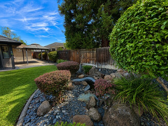 Building Photo - 8036 Glenbar Way
