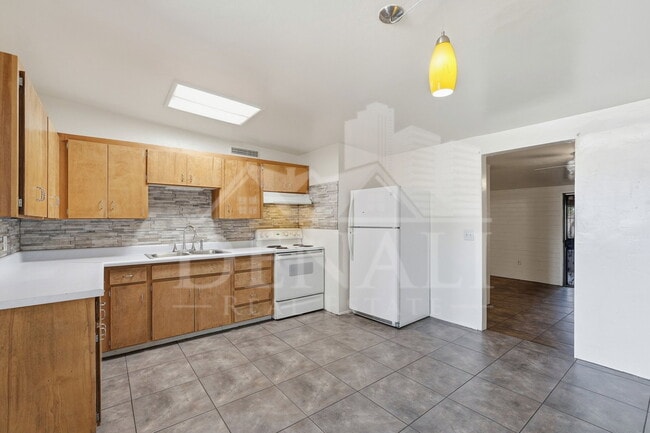 Building Photo - 1808 W Caravelle Rd