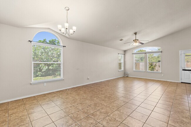 Building Photo - 6505 Vista View Dr
