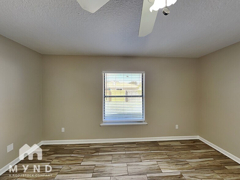 Building Photo - 7978 Lavender Ln