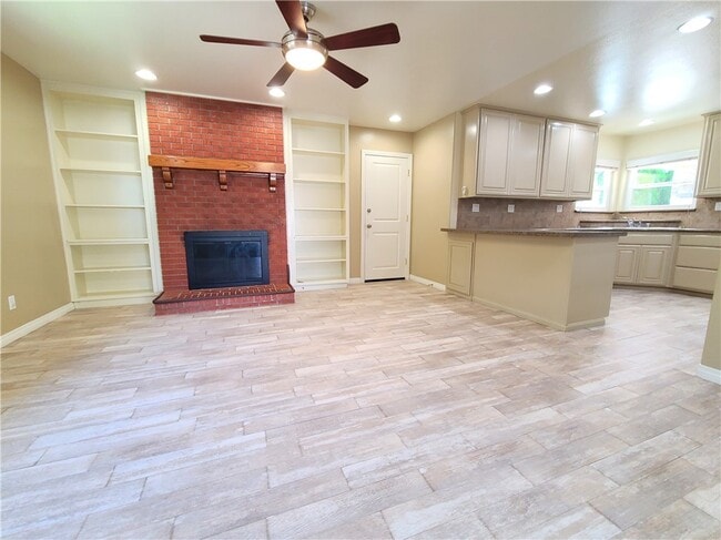 Building Photo - 1012 Fulbright Ave
