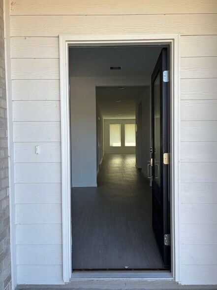 Building Photo - 6714 Violet Clover Ave