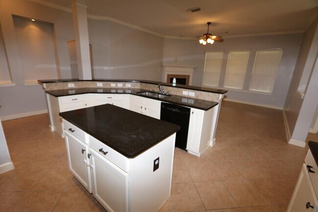 Building Photo - 28238 Daystrom Ln