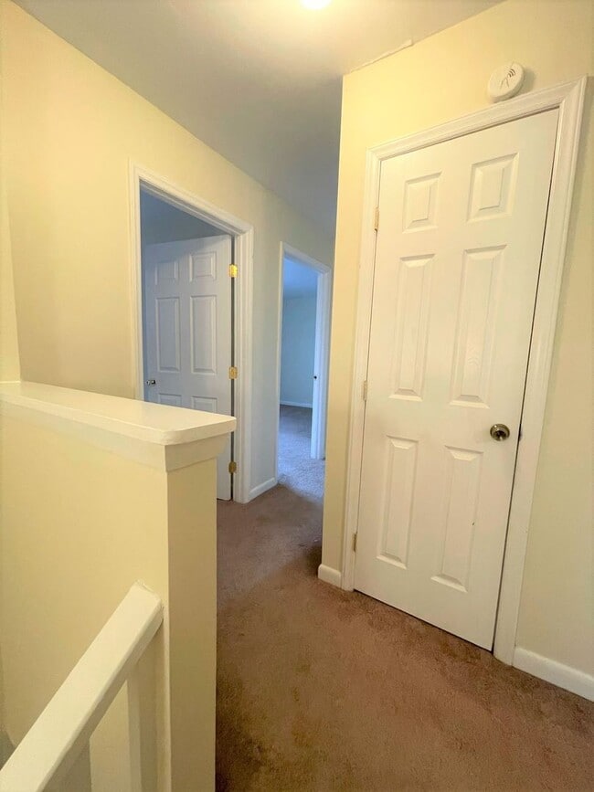 Building Photo - Spacious 3 bedroom in Finley Forest offers convenient location and neighborhood amenities