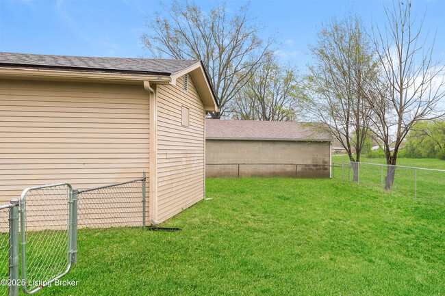 Building Photo - 2525 Coronet Dr