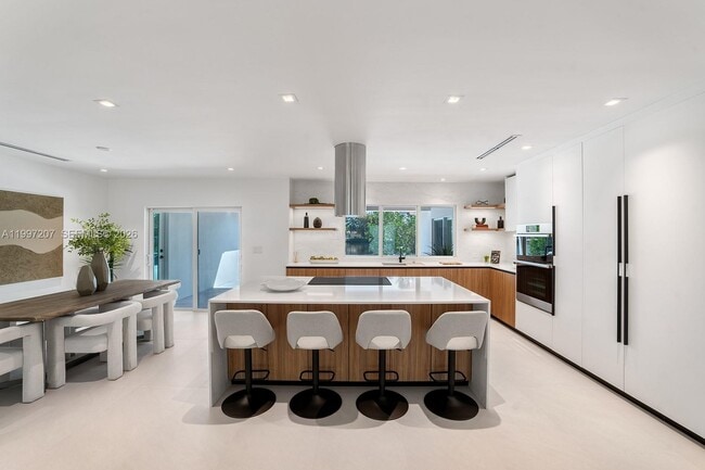 Building Photo - 19721 NE 23rd Ave