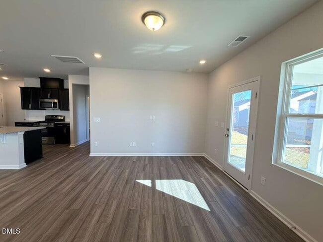 Building Photo - 2007 English Saddle Ln