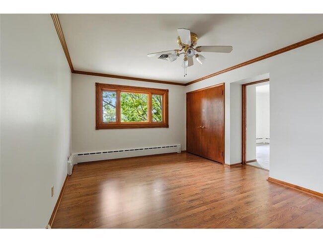 Building Photo - 6400 Greenbriar Ave