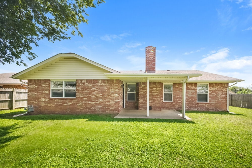Building Photo - 12913 S Drexel Ave