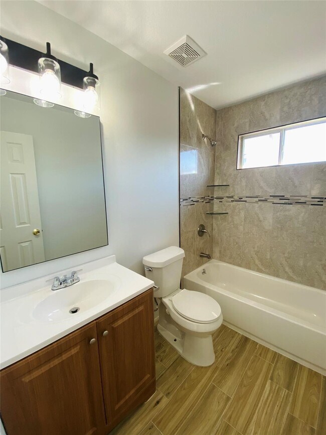Building Photo - 3907 Meadow Lilly Ln