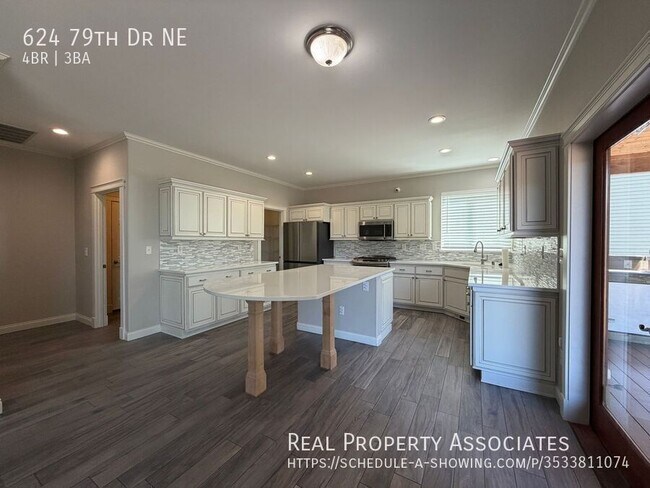 Building Photo - 624 79th Dr NE