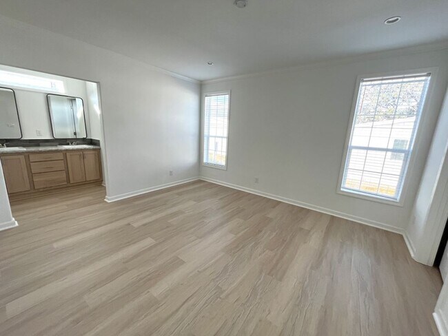 Building Photo - 1021 Vervain Dr