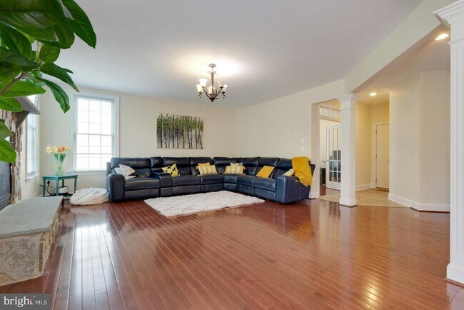 Building Photo - 26030 Blackberry Knoll Ct