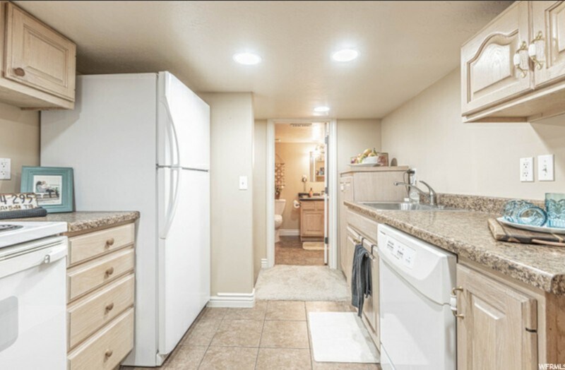 Building Photo - 8475 S 300 E