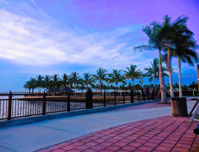 Building Photo - 1620 Seahaven Dr