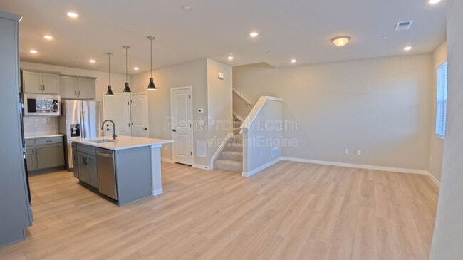 Building Photo - 776 Nob Hl Ln