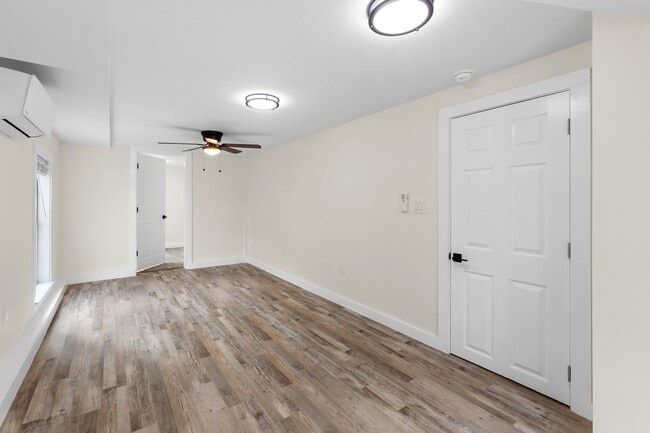 Building Photo - Updated 1 Bedroom / 1 Bathroom Apartment - Close to Campus