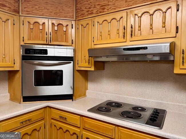 Building Photo - 3710 Creekview Cir