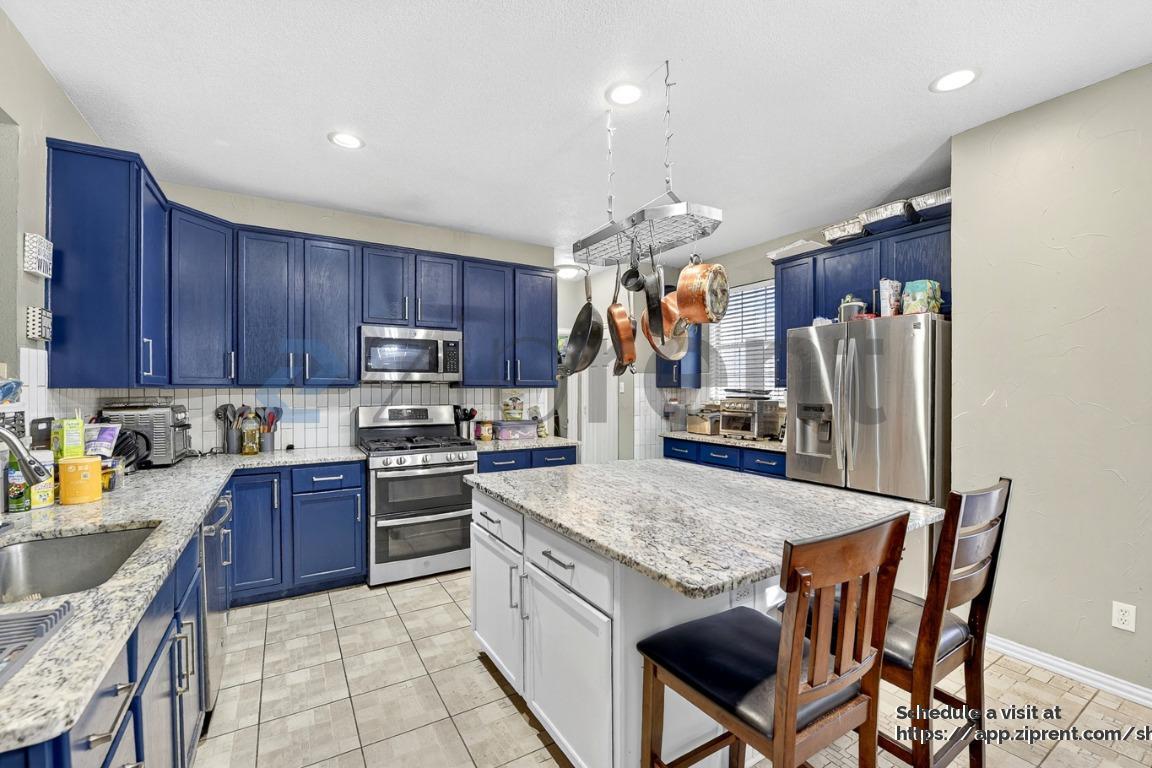 Building Photo - 6501 Amesbury Ln