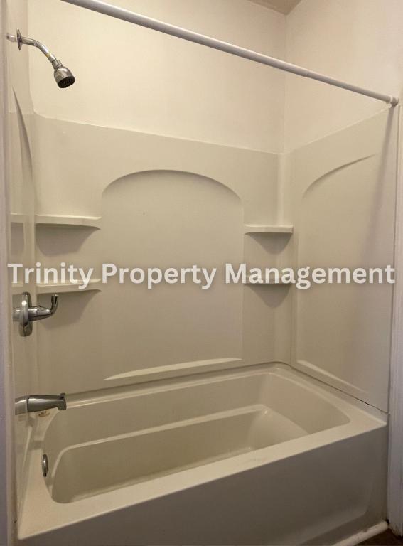 Building Photo - 545 Baltimore Ave