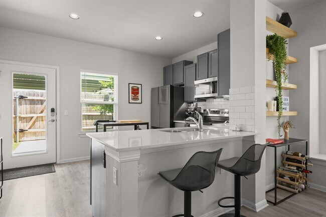 Building Photo - 17202 Adoro Dr