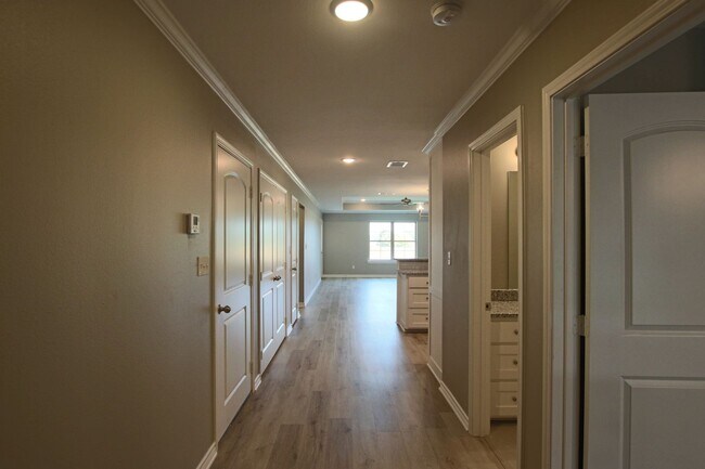 Building Photo - Beautiful 2 Bedroom, 2 Bathroom Townhome in South Tyler-Now offering 1/2 OFF FIRST FULL MONTHS RENT!