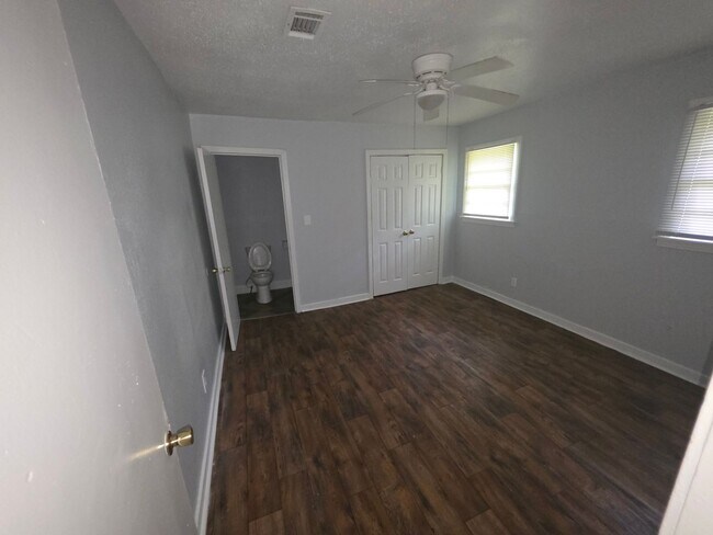 Building Photo - 3133 Monticello Dr
