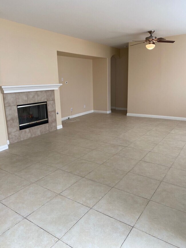 Building Photo - Moreno Valley Executive Home for Lease - Upgraded & Move-in Ready!