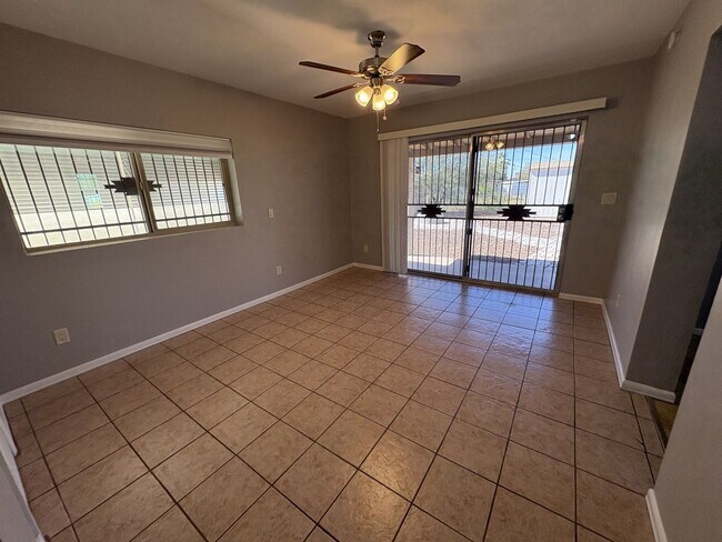 Building Photo - Central Tucson, close to University of Arizona and more!!!
