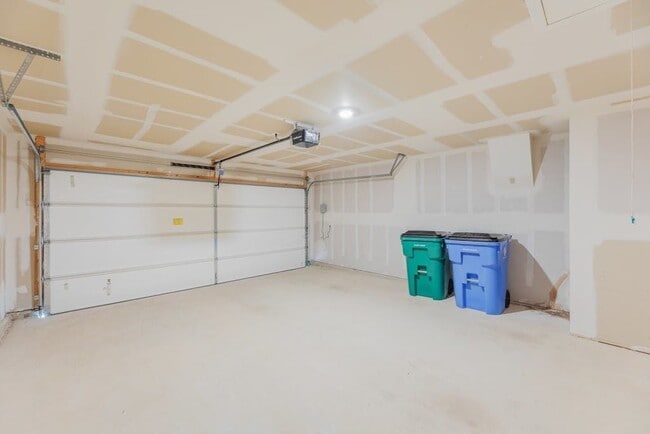 Building Photo - 21012 Abigail Fillmore Rd