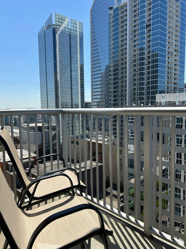 Building Photo - 300 S Church St