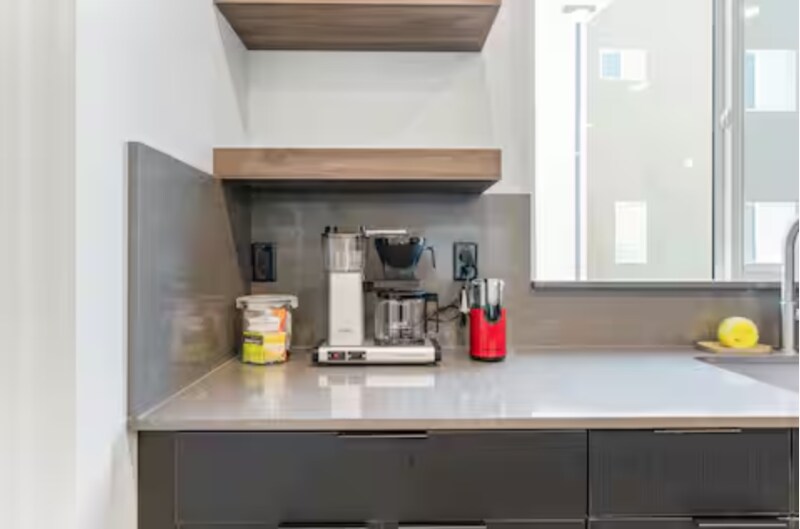 Building Photo - 772 W 300 N