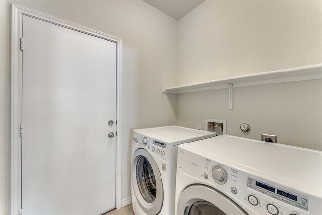 Building Photo - 16020 McAloon Way