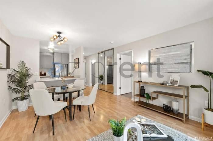 Building Photo - Unit 121