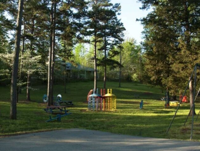 Building Photo - Beautiful and Spacious! Upgraded Multi-lev...