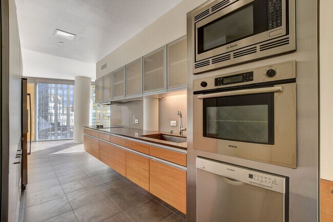 Building Photo - Veer Towers 1501E- 1Bd/1Ba Residence with Views of Waldorf Astoria/MGM/Airport