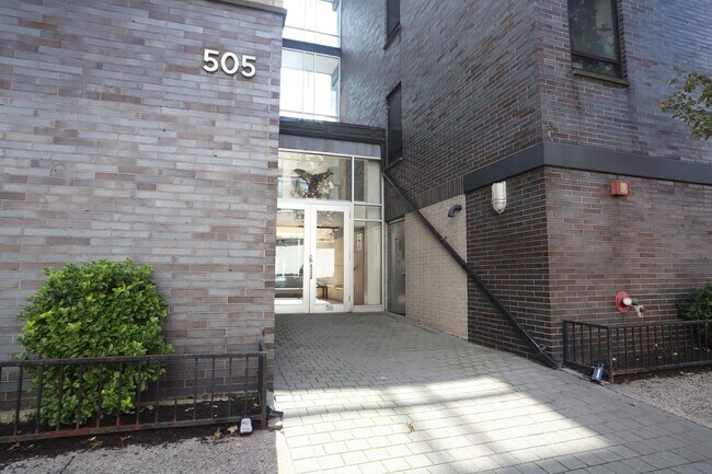Building Photo - 505 4th St
