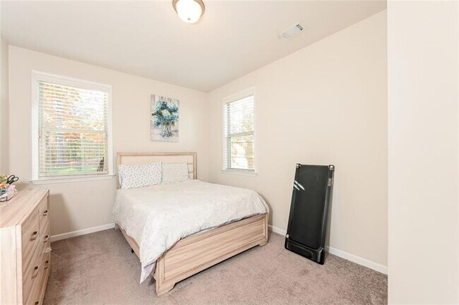 Building Photo - 4245 Grandview Pointe Wy