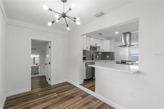 Building Photo - 4049 Iris St N