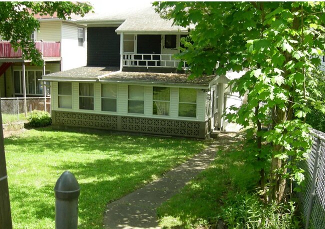 Building Photo - 839 N Main Ave