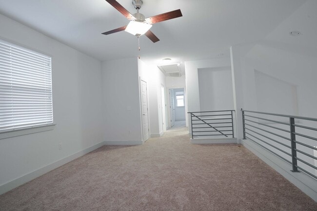 Building Photo - 7312 Oberon St