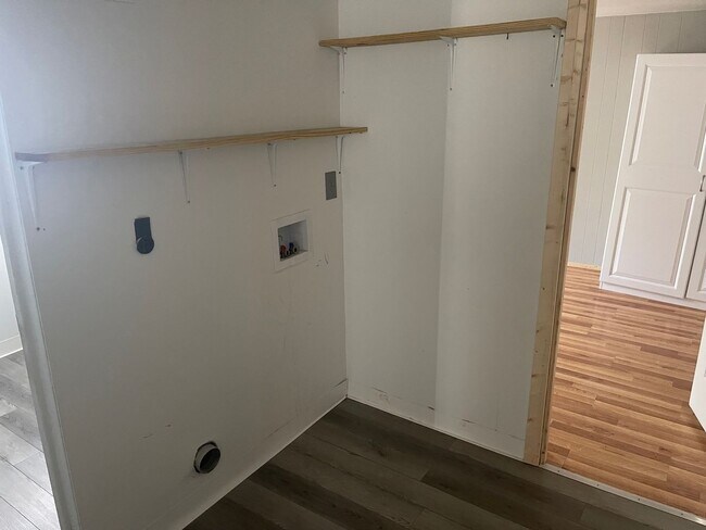 Building Photo - 2 BEDROOM 1 BATH MOBILE HOME - $750 MONTH, $750 DEPOSIT