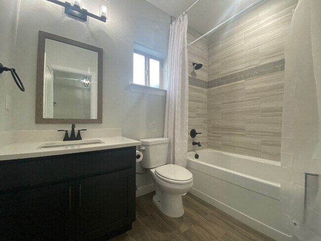 Building Photo - East El Paso 4 bed 2 bath Refrig A/C with gorgeous landscaping!