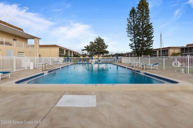 Building Photo - 2135 N Courtenay Pkwy