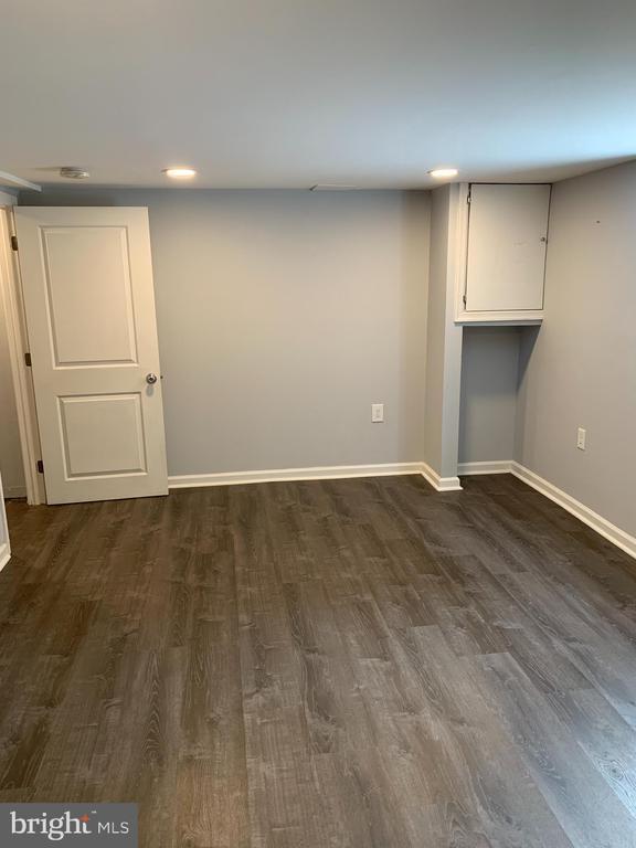 Building Photo - 4429 Newport Ave