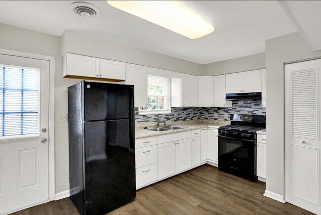 Building Photo - 278 Walnut St