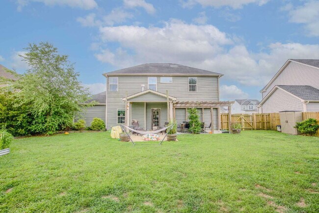 Building Photo - "Charming 3-Bed Home with Granite Elegance on Nessee Street, Fayetteville!"