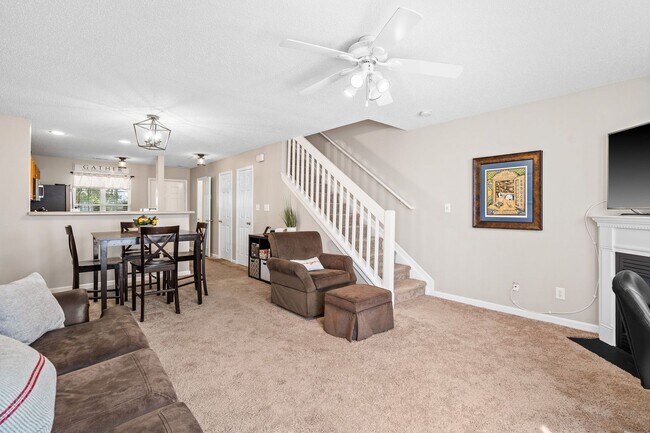 Building Photo - 6314 Inkberry Dr