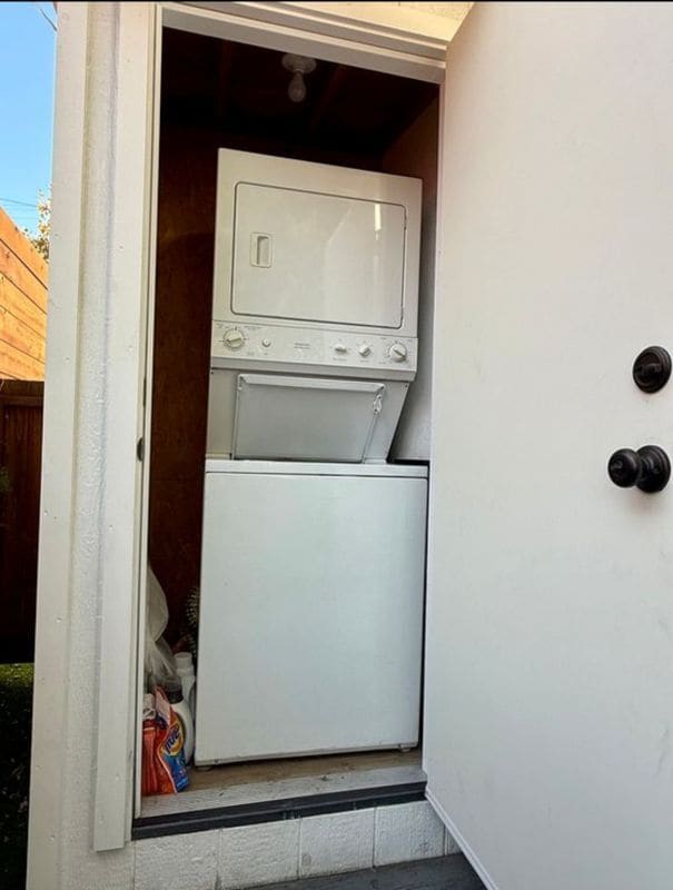 Building Photo - 3140 Cazador St