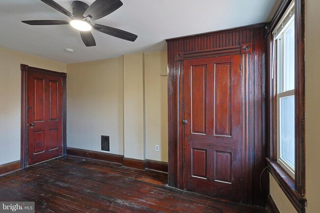 Building Photo - 113 Grand Ave